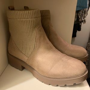Women’s boots. Brand New without tags.  Sonoma. Size-10 Medium